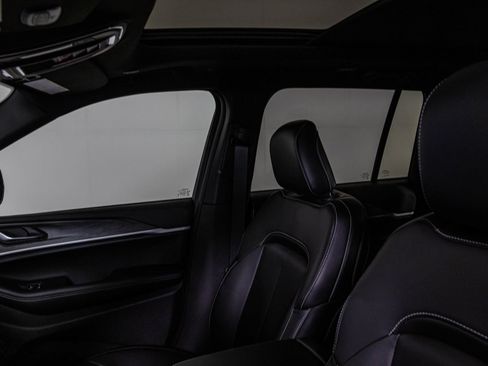 New 2025 Jeep Grand Cherokee Limited image 25