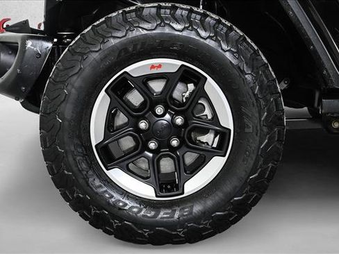 Used 2018 Jeep Wrangler Unlimited Rubicon image 24