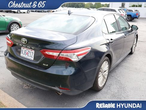 Used 2019 Toyota Camry XLE FWD image 22