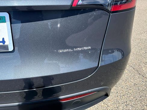 Used 2022 Tesla Model Y Long Range AWD/4WD image 9