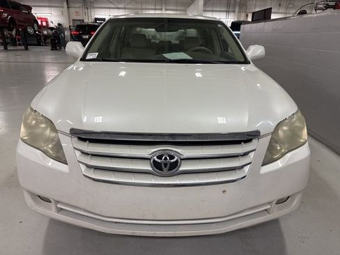 Used 2006 Toyota Avalon XLS image 13