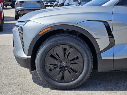 New 2026 Chevrolet Blazer EV LT w/ Midnight/Sport Edition FWD image 6