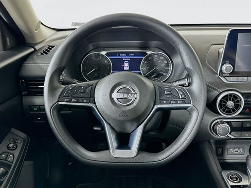 Used 2025 Nissan Sentra SV FWD image 18