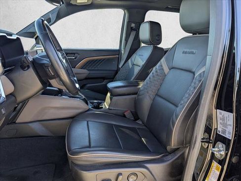 Used 2023 GMC Canyon Denali image 13