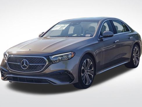 New 2026 Mercedes-Benz E 450 4MATIC Sedan image 3