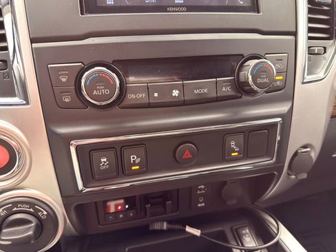 Used 2016 Nissan Titan SL image 41