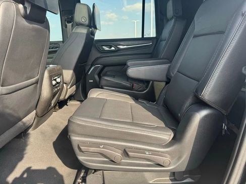 Used 2023 GMC Yukon XL Denali image 17