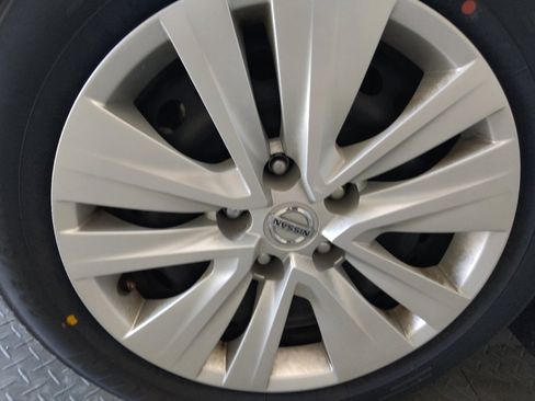 Used 2023 Nissan Sentra S image 31