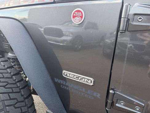 Used 2017 Jeep Wrangler Unlimited Rubicon AWD/4WD image 29