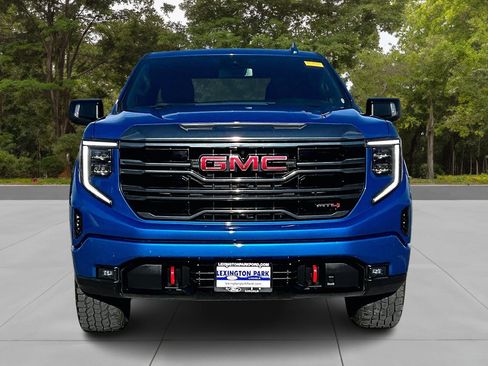 Used 2022 GMC Sierra 1500 AT4 image 2
