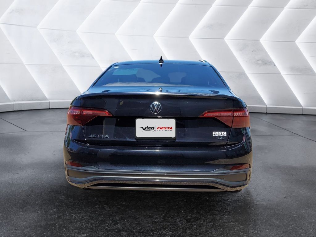 Used 2024 Volkswagen Jetta SE FWD image 5