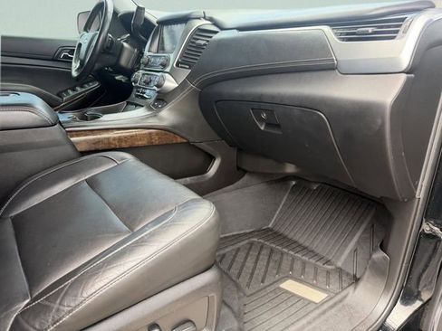 Used 2020 Chevrolet Suburban LT w/ Luxury Package AWD/4WD image 15