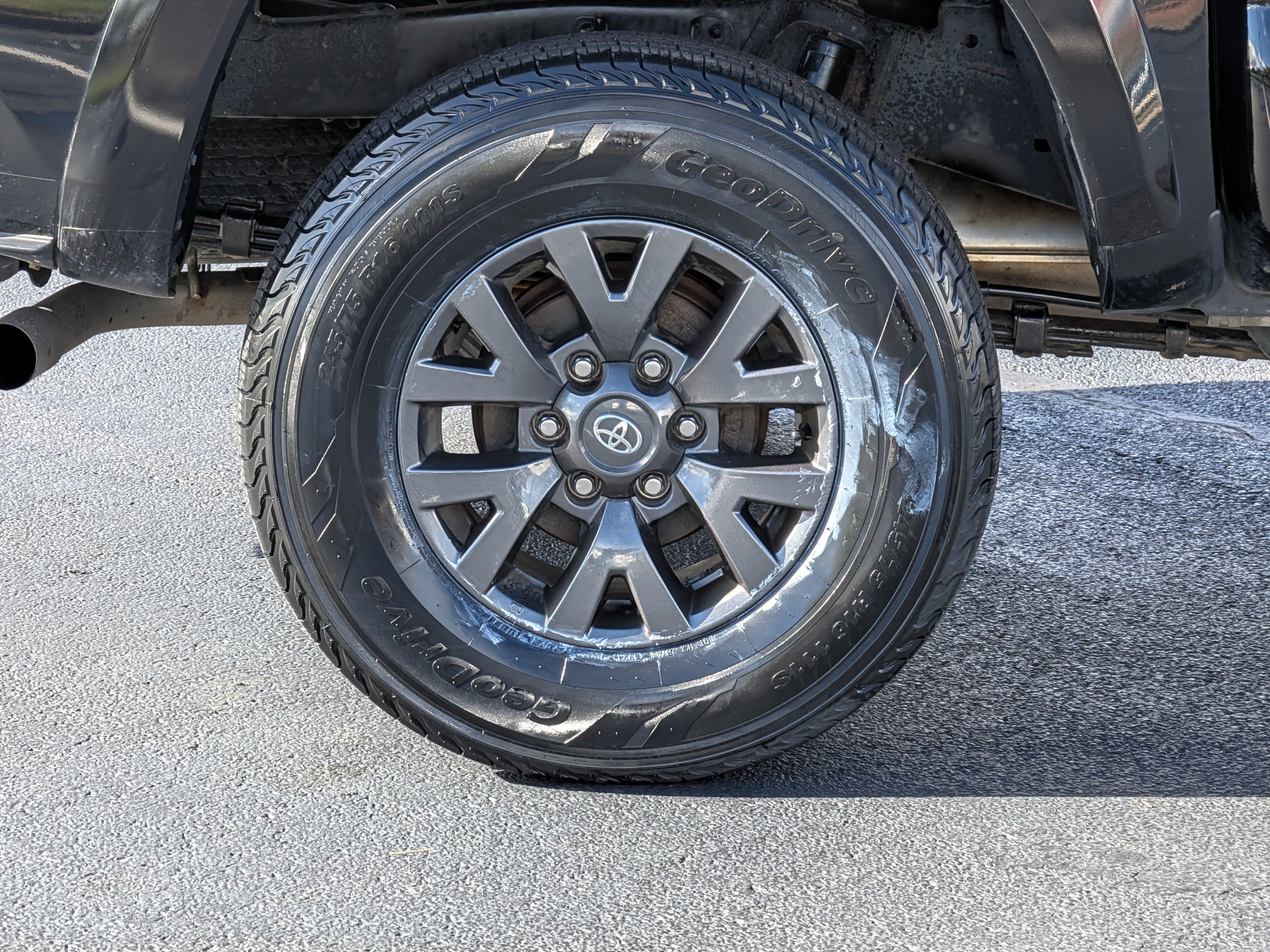 Certified 2023 Toyota Tacoma SR5 AWD/4WD image 12