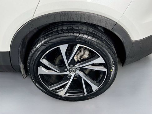 Used 2022 Volvo XC40 T5 R-Design AWD/4WD image 32