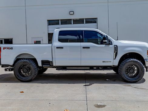 Used 2024 Ford F250 XLT w/ FX4 Off-Road Package AWD/4WD image 10