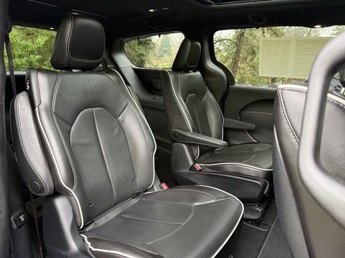 Used 2019 Chrysler Pacifica Limited w/ Advanced Safetytec Group image 28