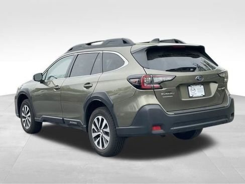 Used 2025 Subaru Outback Premium AWD/4WD image 5