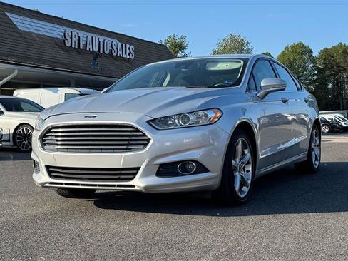 Used 2016 Ford Fusion SE AWD/4WD image 2
