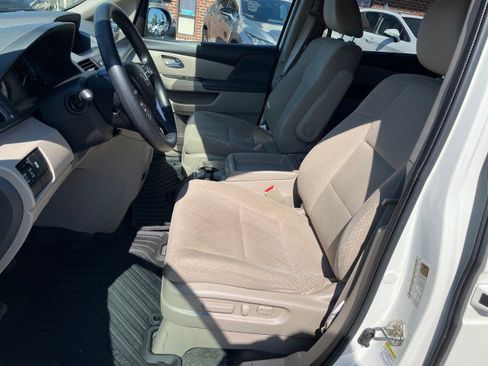 Used 2016 Honda Odyssey SE image 12