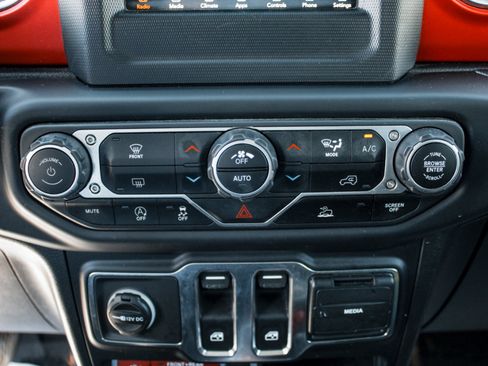 Used 2021 Jeep Wrangler Rubicon AWD/4WD image 18