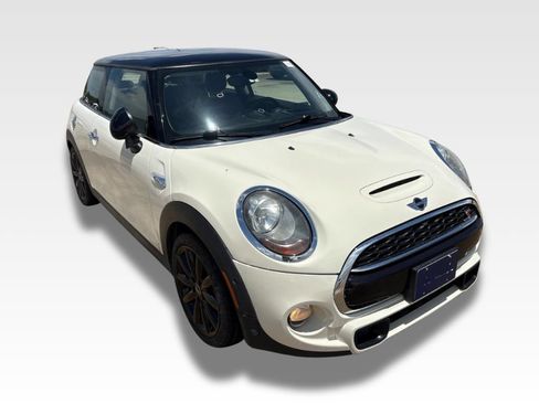 Used 2018 MINI Cooper S FWD image 2