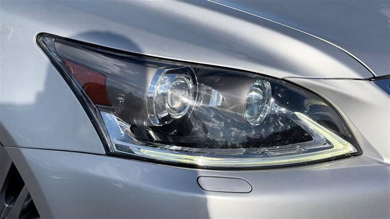 Used 2013 Lexus LS 460 w/ Comfort Pkg RWD image 10