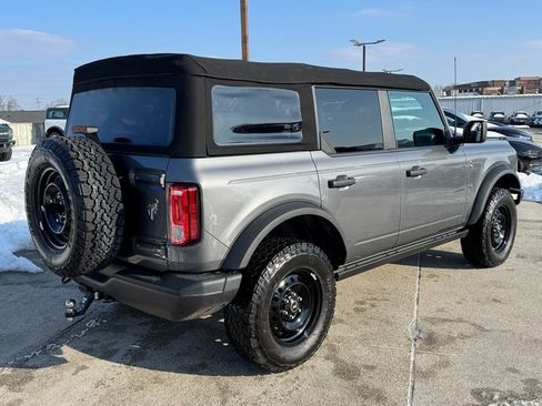 Used 2022 Ford Bronco Black Diamond image 8
