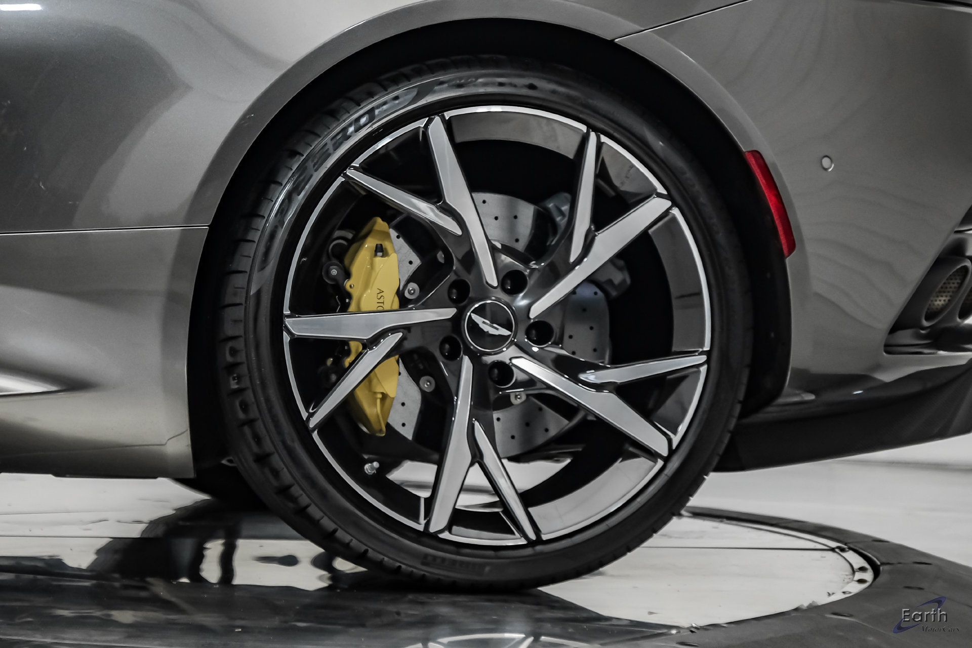 Used 2019 Aston Martin DBS Superleggera RWD image 96