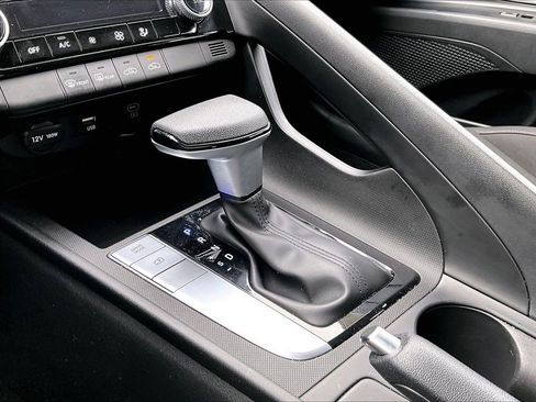 Used 2024 Hyundai Elantra SEL FWD image 29