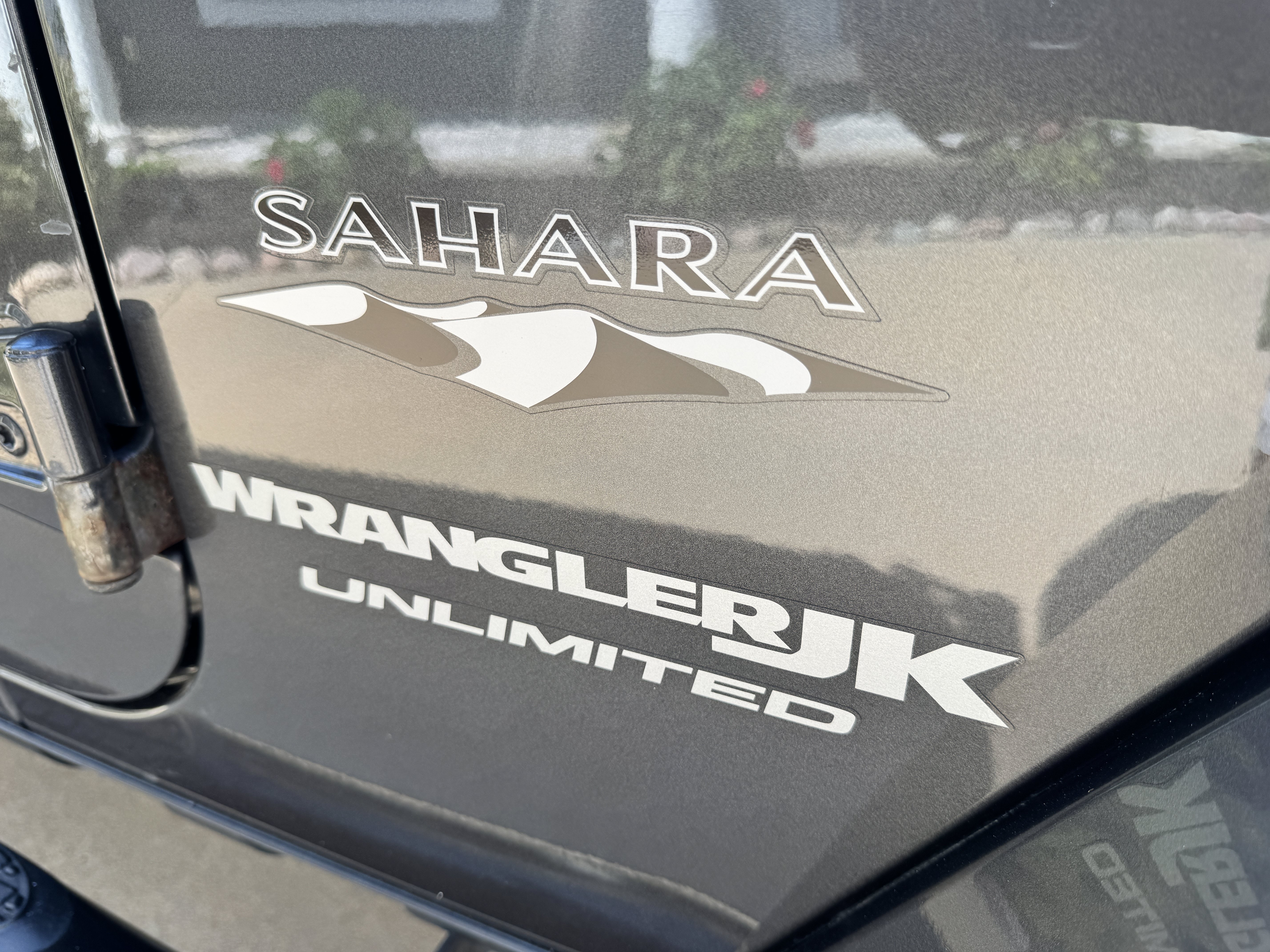 Used 2018 Jeep Wrangler Unlimited Sahara w/ Connectivity Group AWD/4WD image 37