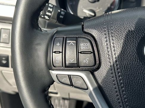 Used 2019 Toyota Highlander Limited Platinum image 17