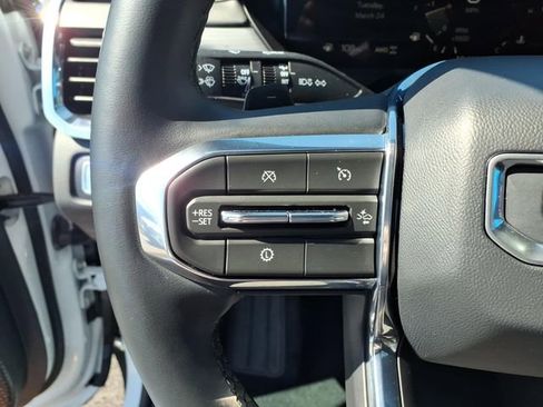 Used 2025 GMC Acadia Elevation image 7