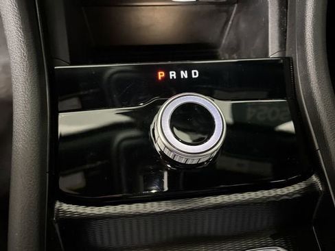 Used 2024 Jeep Grand Cherokee Laredo image 15