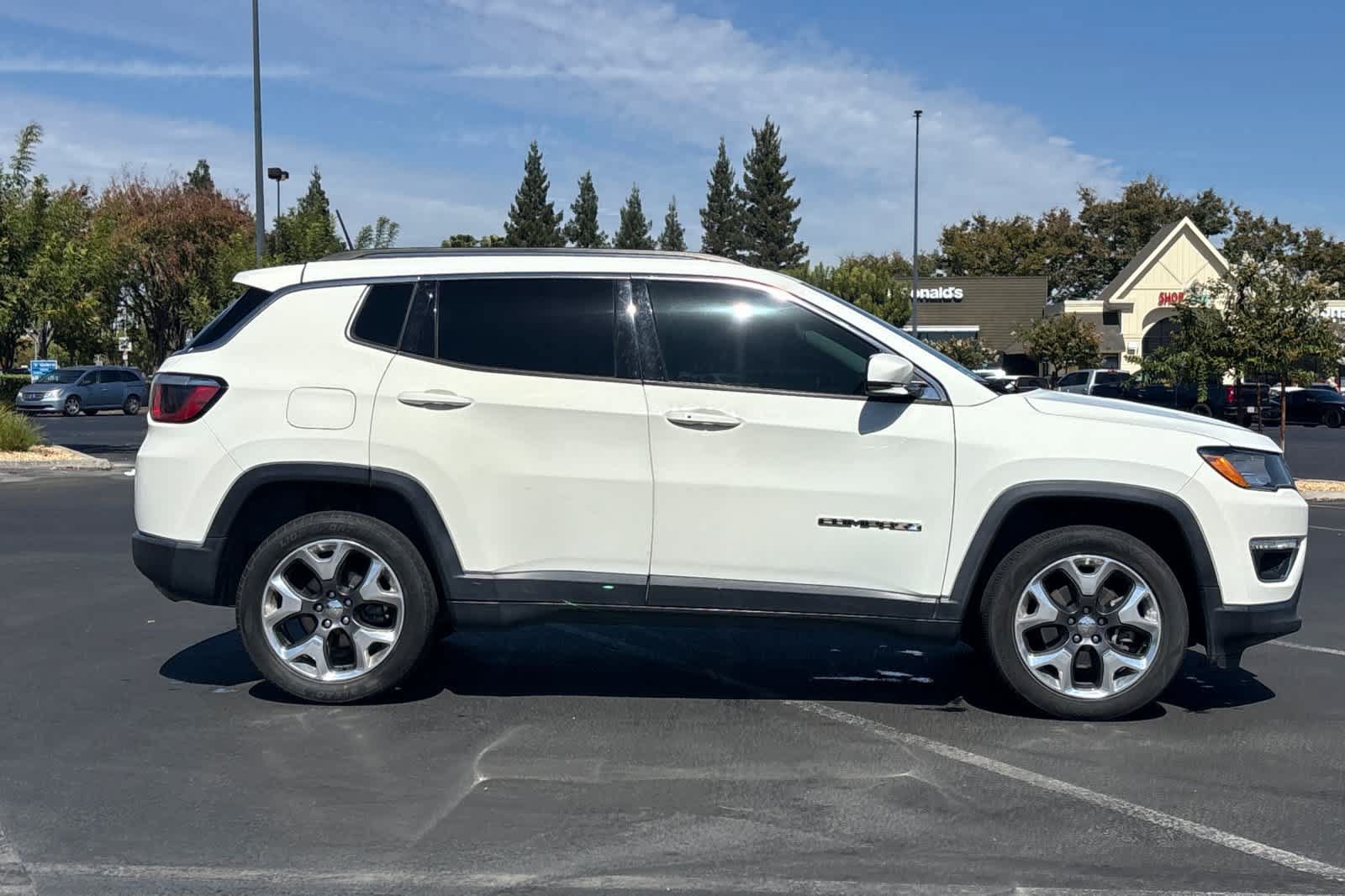 Used 2019 Jeep Compass Limited AWD/4WD image 9