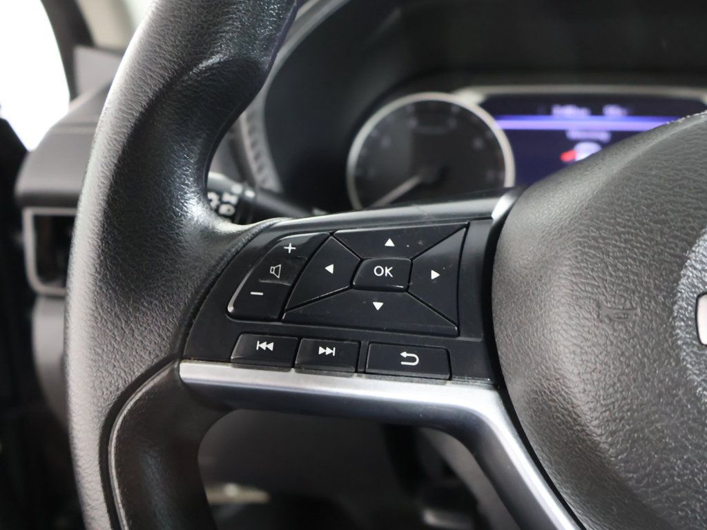 Used 2025 Nissan Sentra SV FWD image 41