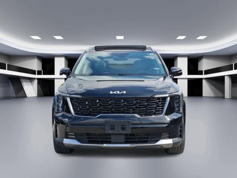 Certified 2024 Kia Sorento EX w/ Panoramic Sunroof Package FWD image 8