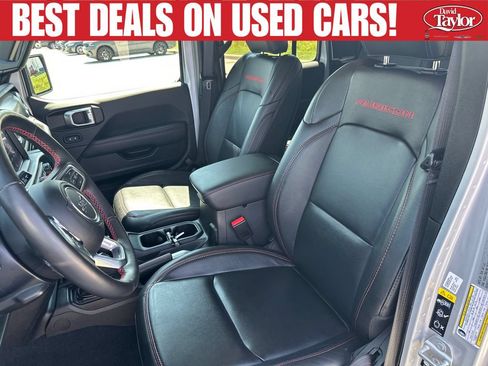 Used 2022 Jeep Gladiator Rubicon w/ Cold Weather Group AWD/4WD image 11