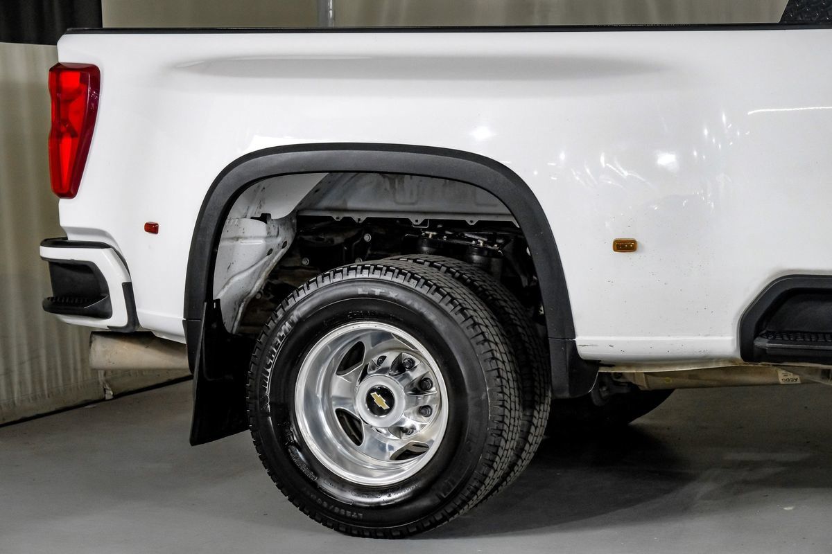 Used 2022 Chevrolet Silverado 3500 High Country w/ Safety Package II AWD/4WD image 6