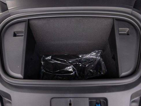 New 2025 Porsche Taycan image 33