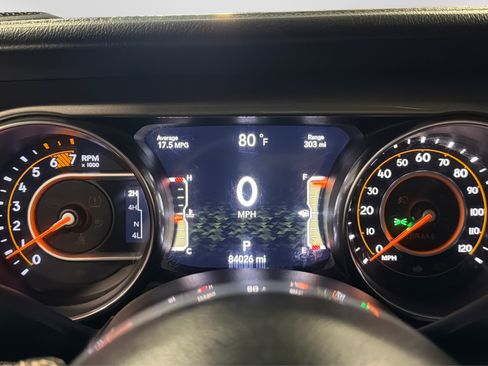 Used 2019 Jeep Wrangler Unlimited Sahara AWD/4WD image 24