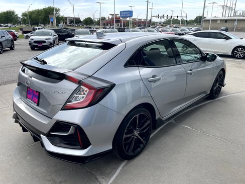 Used 2021 Honda Civic Sport image 2