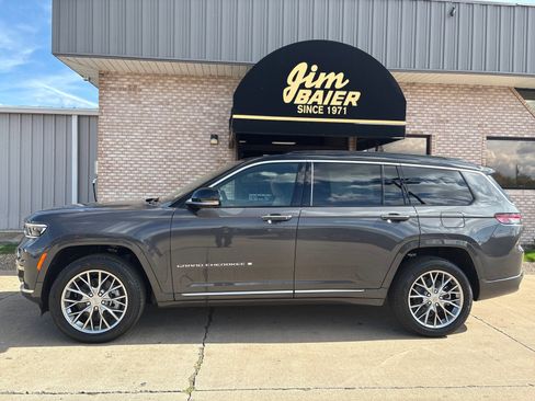 New 2025 Jeep Grand Cherokee L Summit w/ Advanced Protech Group IV image 2