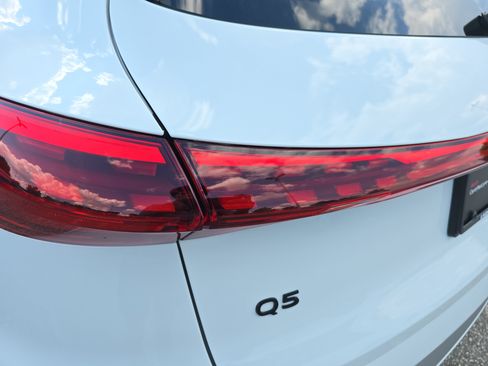 Certified 2025 Audi Q5 Premium w/ Premium Plus AWD/4WD image 32