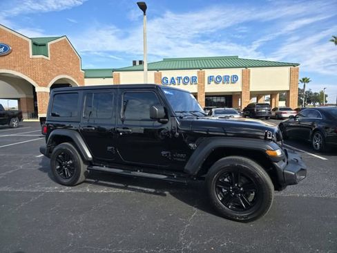Used 2022 Jeep Wrangler Unlimited Sport image 2
