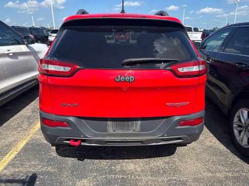 Used 2018 Jeep Cherokee Trailhawk w/ Comfort/Convenience Group AWD/4WD image 29