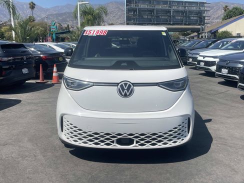Certified 2025 Volkswagen ID. Buzz Pro S RWD image 2