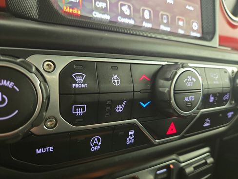 Certified 2020 Jeep Gladiator Rubicon image 27