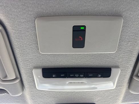 Used 2023 Nissan Kicks SR w/ SR Premium Package FWD image 26