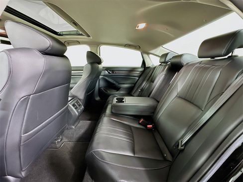 Certified 2022 Honda Accord Touring image 4