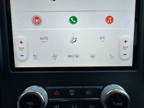 Used 2024 Ford Edge Titanium image 18